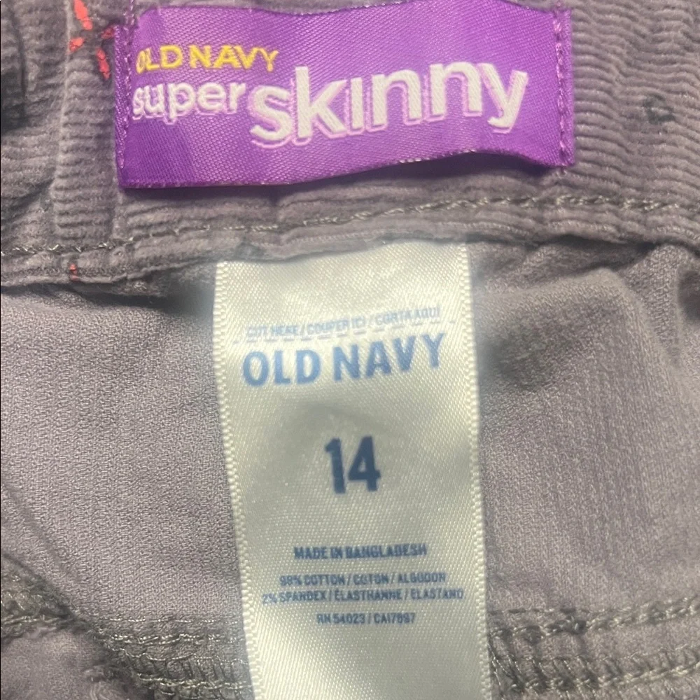 Old Navy Light purple floral corduroy super skinny pants. (14)